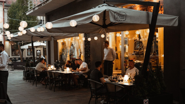 BISTRO BLANC